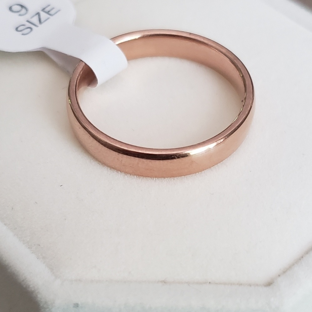 Rose Gold Women Men Polished Stainless Steel Ring - Picture 3 of 4